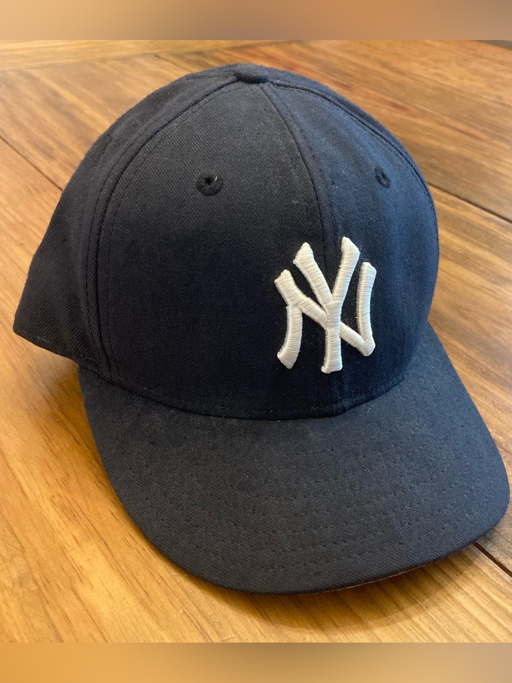 Vintage New York Yankees New Era 7 3/8 Authentic Collection 100% Wool Fitted Hat
